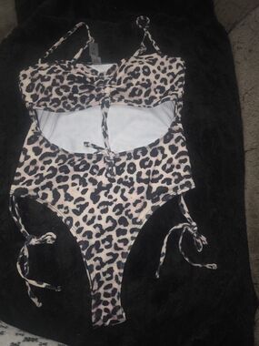 Leopard Print Cutout One-Piece Swimsuit - Tan/Black